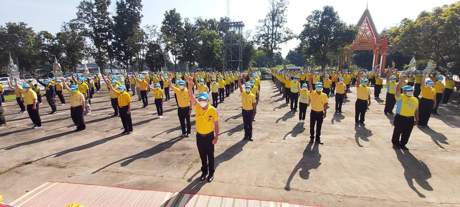 ปลัดจังหวัด เป็นประธานเปิดกิจกรรมอาสาพัฒนาวันสำคัญของชาติไทย เนื่องในวันคล้ายวันพระบรมราชสมภพ พระบาทสมเด็จพระปรเมนทรมหามงกุฎ พระจอมเกล้าเจ้าอยู่หัว ณ วัดบ้านศูนย์ไหม หมู่ 3 อ.เมืองมุกดาหาร